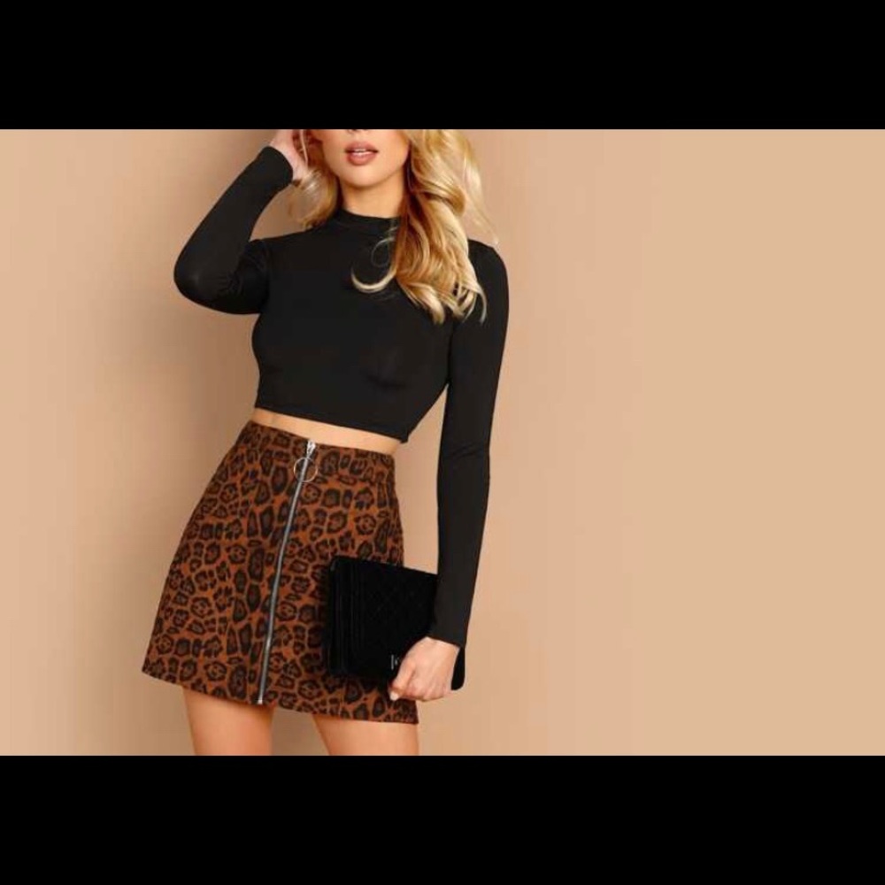 Black Long Sleeve Crop Top